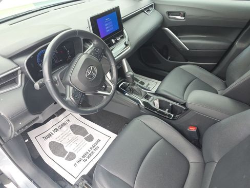 Certified 2024 Toyota Corolla Cross XLE image 11