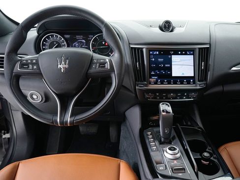 Used 2023 Maserati Levante GT AWD/4WD image 26