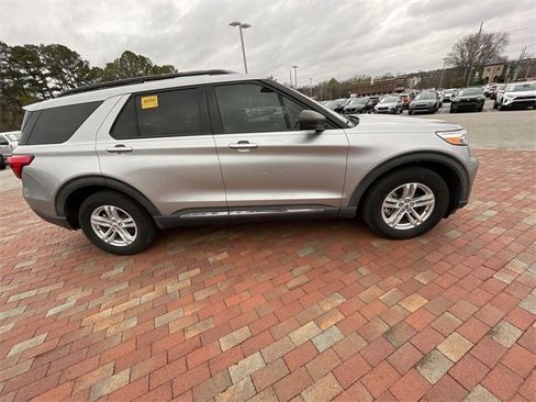 Used 2021 Ford Explorer XLT w/ Equipment Group 202A image 24