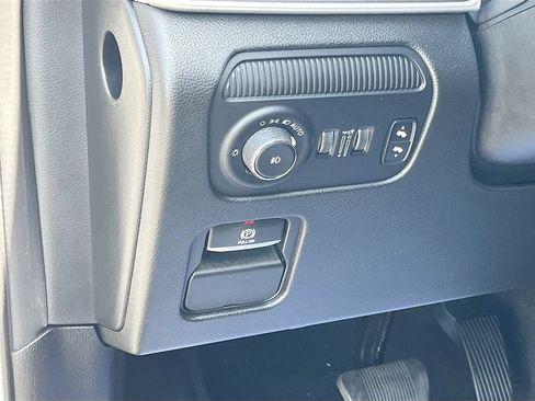 Certified 2023 Jeep Wagoneer 4WD w/ Premium Group I image 10