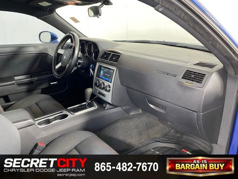 Used 2010 Dodge Challenger SE RWD image 30