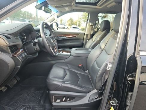 Used 2019 Cadillac Escalade ESV Luxury image 11