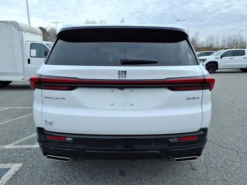 Used 2025 Buick Enclave Sport Touring image 4