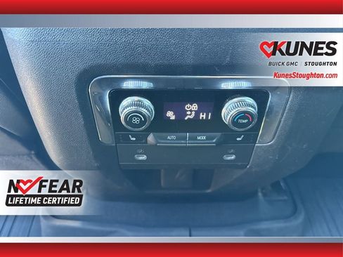 Used 2023 GMC Yukon XL SLT w/ SLT Premium Package image 43