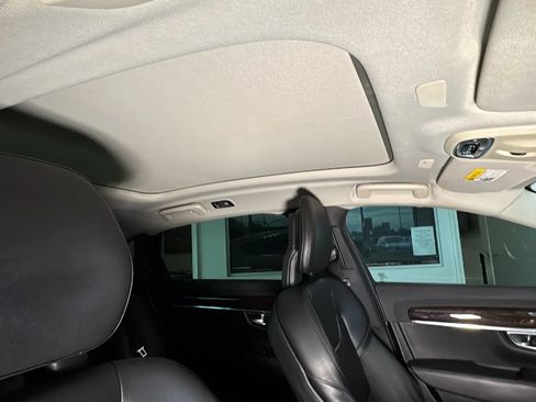 Used 2019 Volvo S90 T5 Momentum FWD image 38