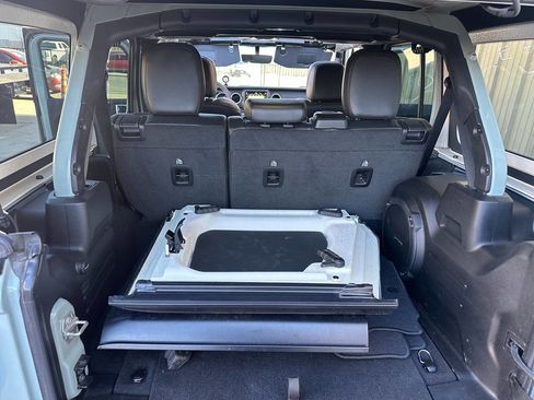 Used 2023 Jeep Wrangler Unlimited Sahara w/ Cold Weather Group AWD/4WD image 25