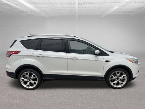 Used 2016 Ford Escape Titanium w/ Equipment Group 301A AWD/4WD image 2