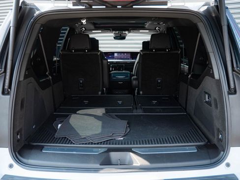 Used 2026 Cadillac Escalade ESV Sport w/ Touring Package AWD/4WD image 31