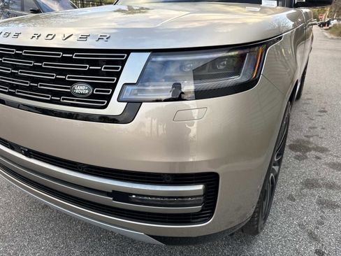 New 2026 Land Rover Range Rover SE image 9