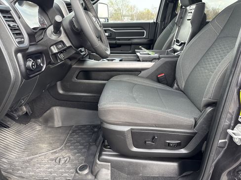 Used 2025 RAM 2500 Big Horn w/ Safety Group AWD/4WD image 13