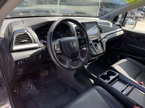 Certified 2023 Honda Odyssey Touring image 3
