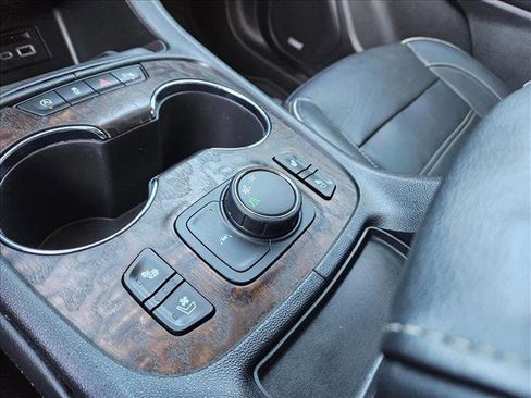 Used 2020 GMC Acadia Denali image 12