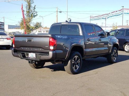 Certified 2018 Toyota Tacoma TRD Sport AWD/4WD image 4