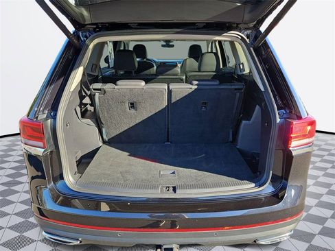 Used 2025 Volkswagen Atlas SE image 23