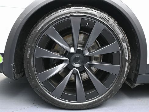 Used 2023 Tesla Model X image 4