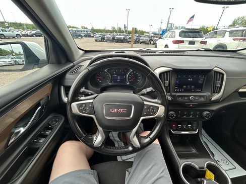 Used 2021 GMC Terrain SLE FWD image 29