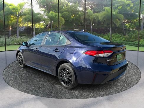 Used 2021 Toyota Corolla LE FWD image 7