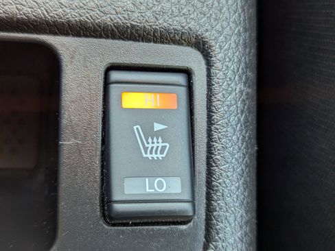 Used 2022 Nissan Rogue Sport SL w/ Premium Package image 25