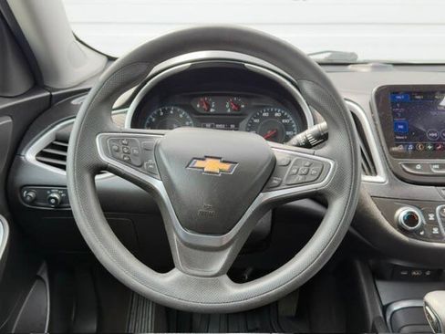 Used 2022 Chevrolet Malibu LT FWD image 14