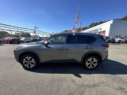 Used 2021 Nissan Rogue SV w/ Premium Package image 6