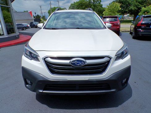 Used 2020 Subaru Outback Premium AWD/4WD image 2