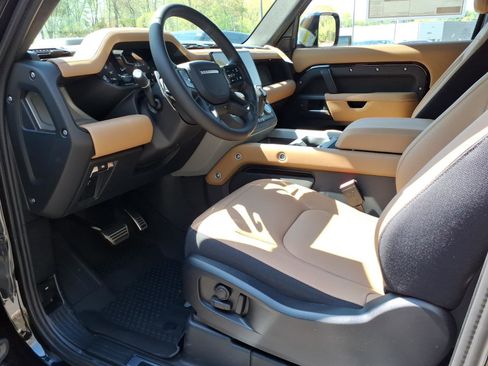 New 2026 Land Rover Defender 90 V8 AWD/4WD image 18