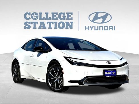 Used 2024 Toyota Prius Limited w/ Limited Premium Package image 3