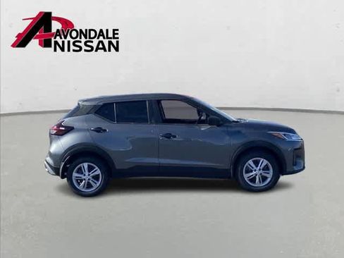 New 2025 Nissan Kicks Play S image 7