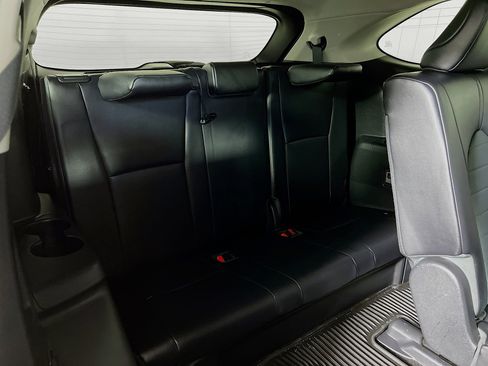 Used 2023 Toyota Highlander XLE image 23