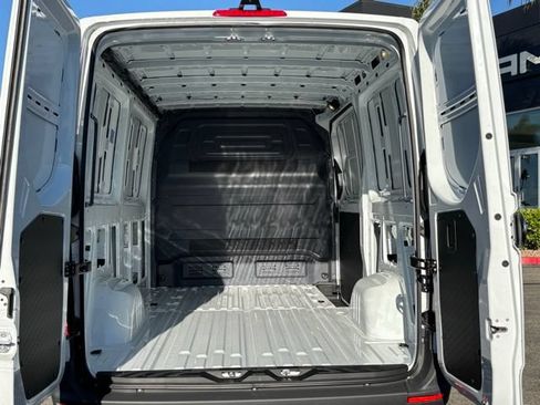Used 2026 Mercedes-Benz Sprinter 2500 image 28