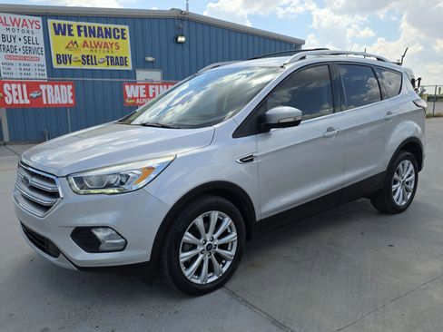 Used 2017 Ford Escape Titanium image 2
