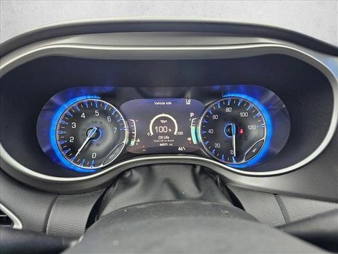 Used 2022 Chrysler Pacifica Touring-L image 22