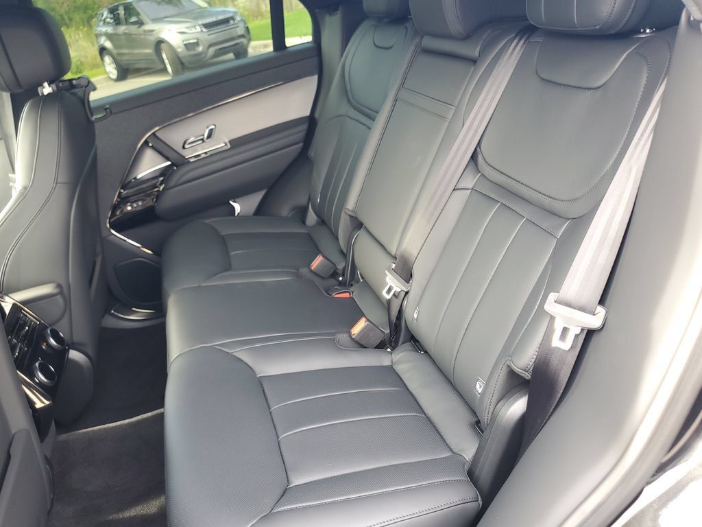 New 2026 Land Rover Range Rover Sport SE AWD/4WD image 30