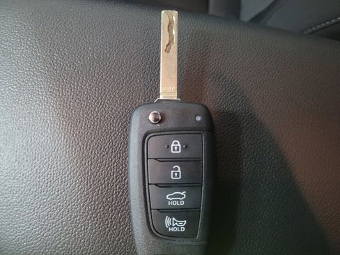 Used 2024 Hyundai Elantra SE FWD image 32