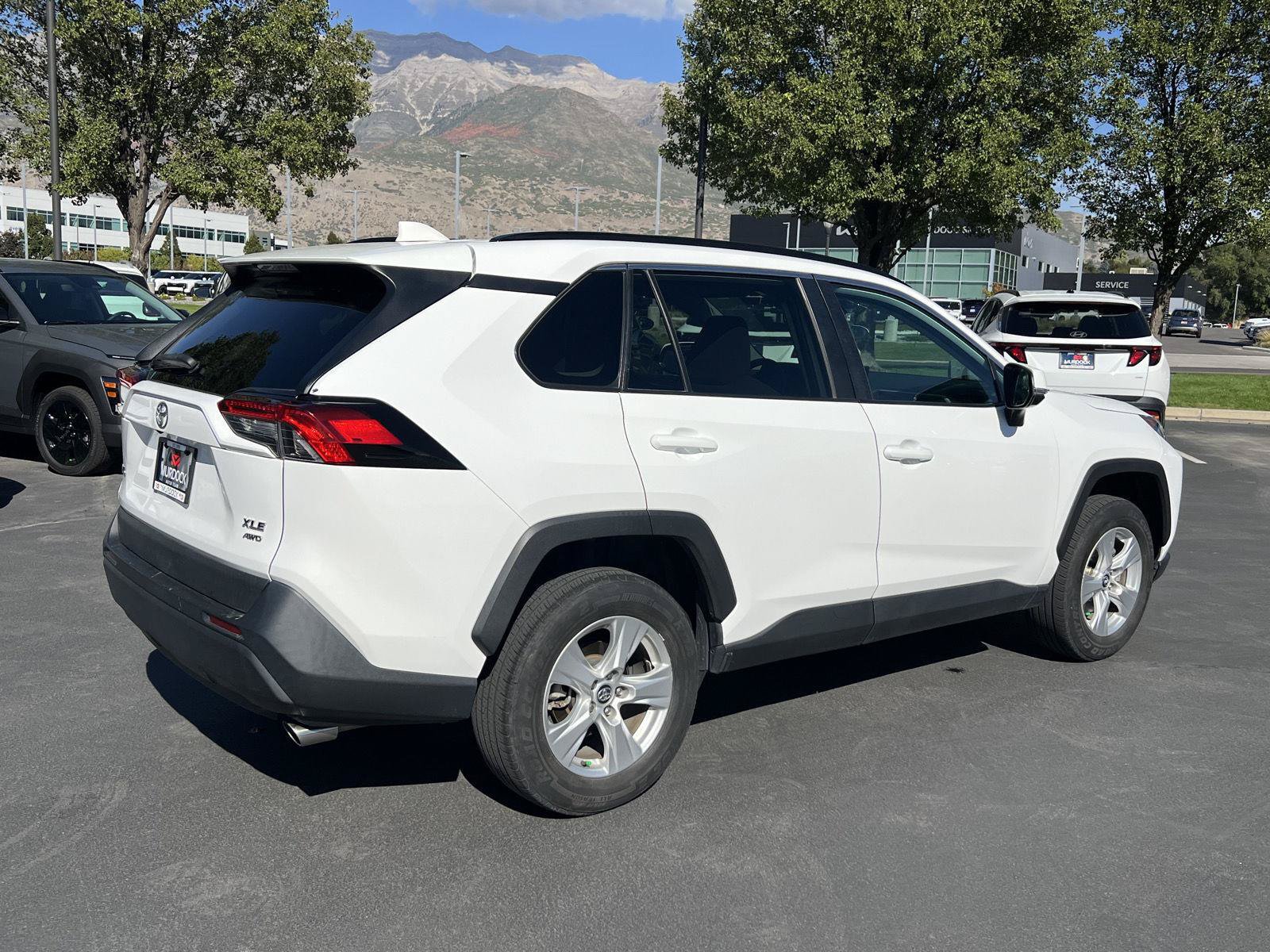 Used 2020 Toyota RAV4 XLE AWD/4WD image 15