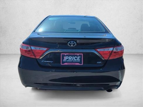 Used 2015 Toyota Camry SE FWD image 6