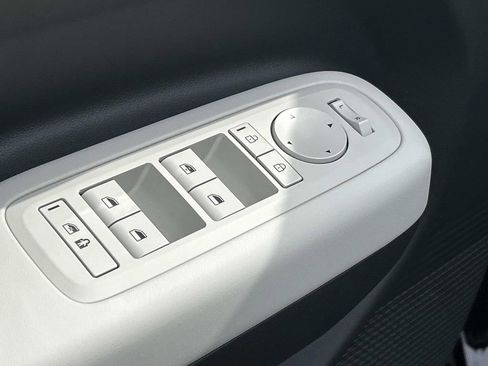 New 2026 Hyundai Santa Fe SE image 18