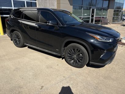 Used 2024 Toyota Highlander Platinum