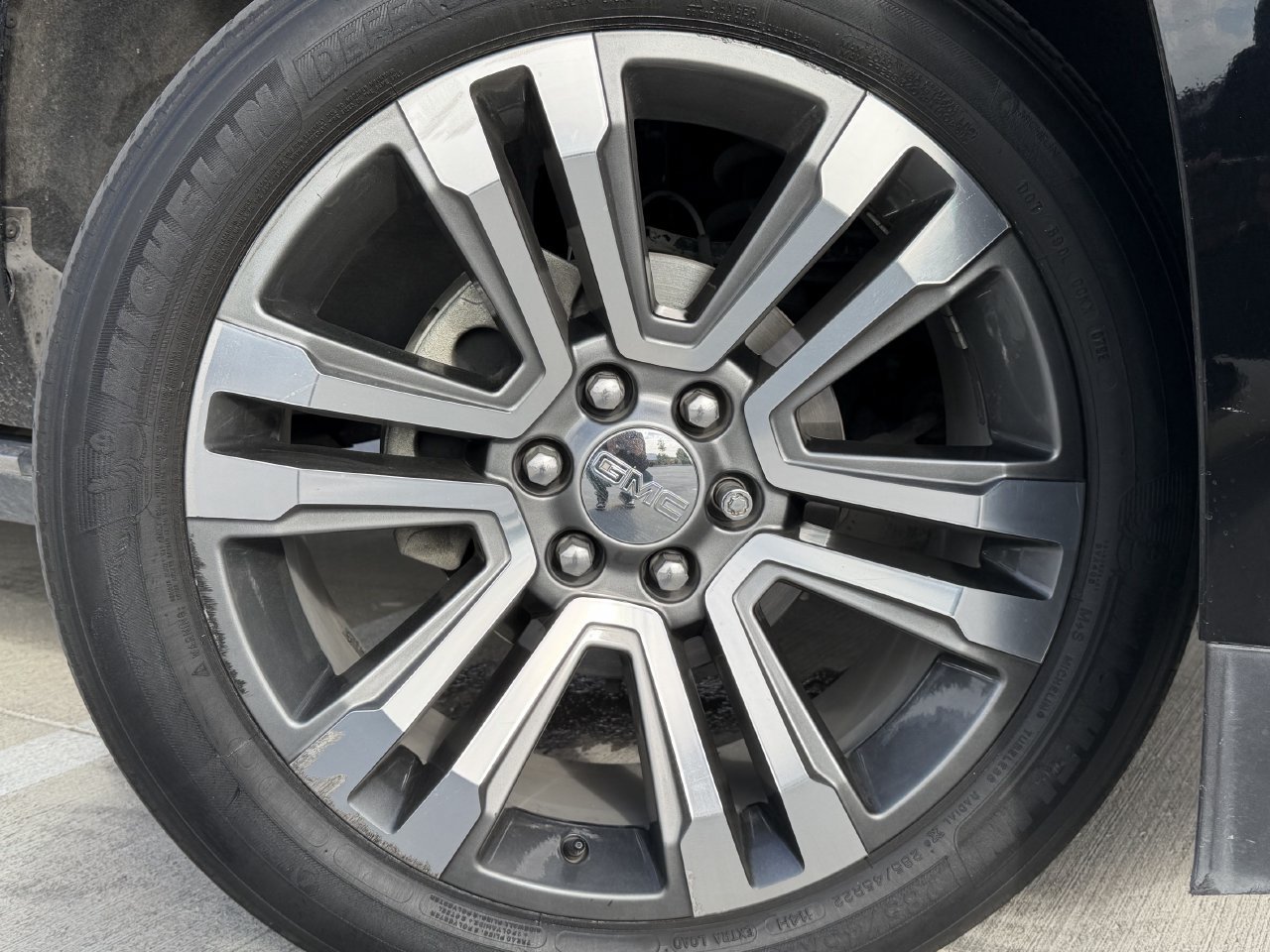 Used 2018 GMC Yukon Denali w/ Denali Ultimate Package AWD/4WD image 9