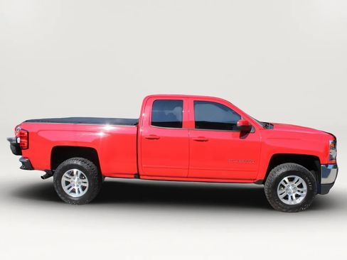 Used 2017 Chevrolet Silverado 1500 LT w/ All Star Edition AWD/4WD image 12