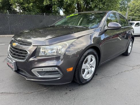 Used 2015 Chevrolet Cruze LT FWD image 1