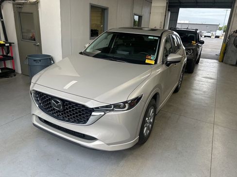 Used 2025 MAZDA CX-5 AWD 2.5 S w/ Preferred Package image 2