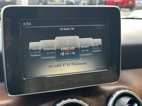 Used 2017 Mercedes-Benz GLA 250 4MATIC image 23