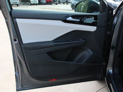 New 2025 Volkswagen Taos S image 11