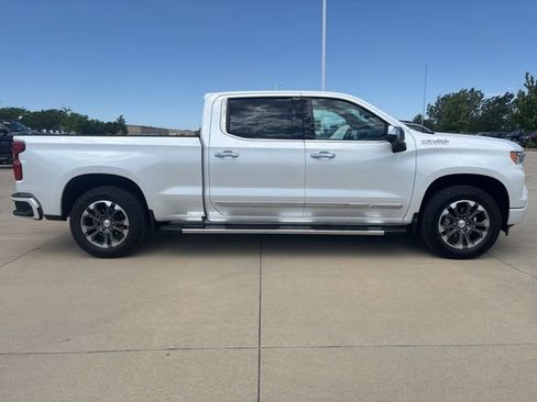 Used 2025 Chevrolet Silverado 1500 High Country w/ Technology Package AWD/4WD image 24