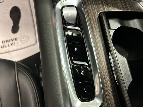 Used 2023 Buick Enclave Avenir w/ Avenir Technology Package image 17