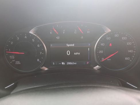 Used 2023 Chevrolet Equinox Premier image 13