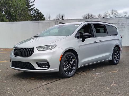 New 2026 Chrysler Pacifica Select FWD image 6