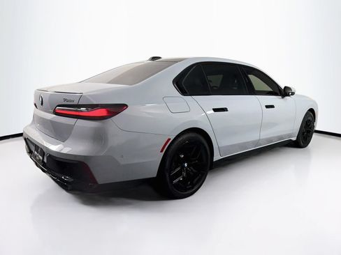Used 2025 BMW 760i xDrive w/ Executive Package AWD/4WD image 7