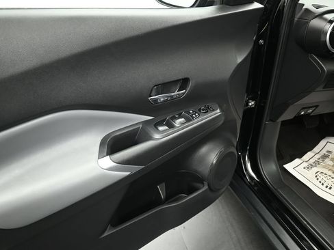 Used 2023 Nissan Kicks SR w/ SR Premium Package FWD image 10